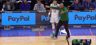 jinnianhui金年会😡对判罚不满！里弗斯换人间隙在场边疯狂摊手输出