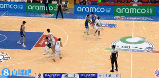 金年会体育巨人对决！余嘉豪机警空切接球暴起 双手隔扣杨瀚森