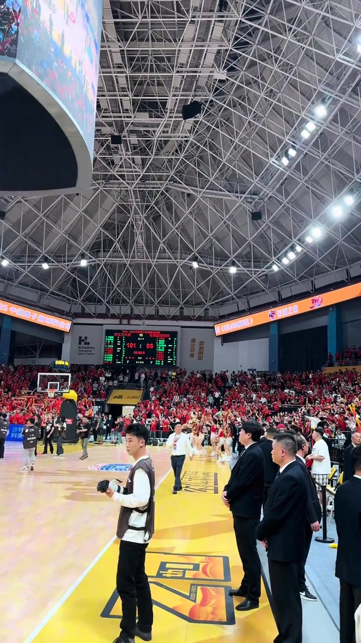 金年会体育孙铭徽：感谢我们的球迷不离不弃 我们会为了他们的热爱而战