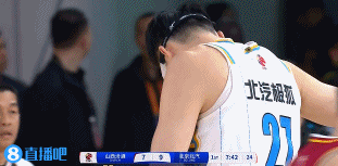 金年会金字招牌信誉至上👏迎来复出！首节还剩7分42秒周琦戴护目镜替补登场