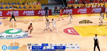 金年会金字招牌诚信至上很不满意！张镇麟被吹防守犯规 杨鸣抱怨领到技术犯规